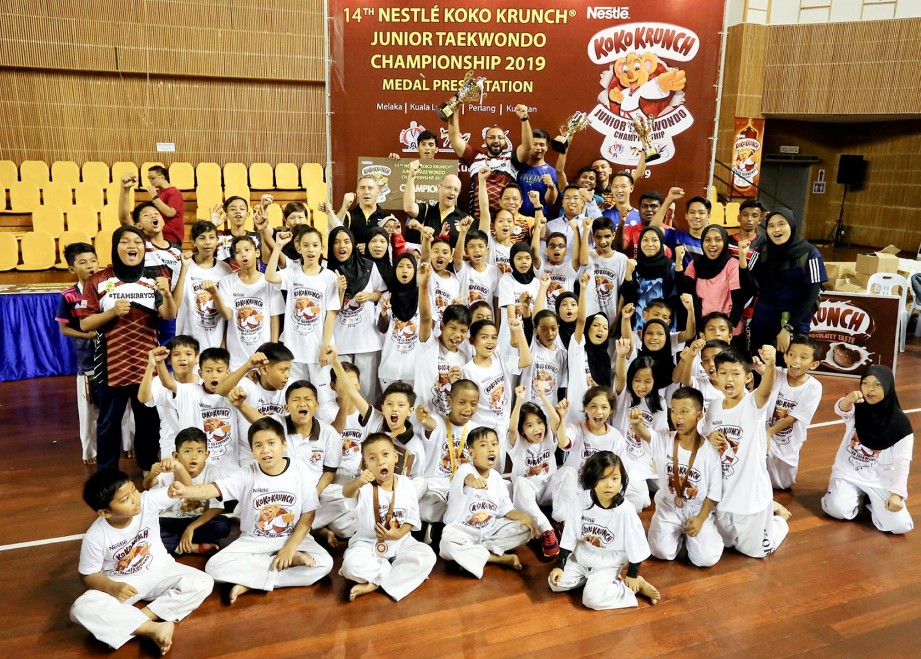 DISERTAI 490 atlet muda taekwondo.