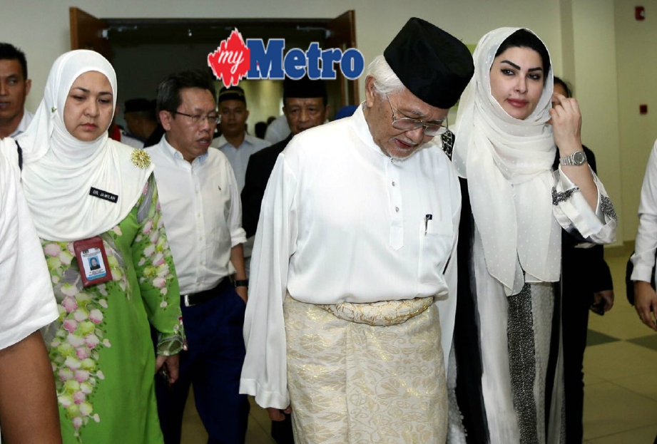 Yang di-Pertua Negeri Sarawak Tun Abdul Taib Mahmud tiba di Institut Jantung Negara (IJN) Kota Samarahan, Kuching. FOTO Nadim Bokhari 