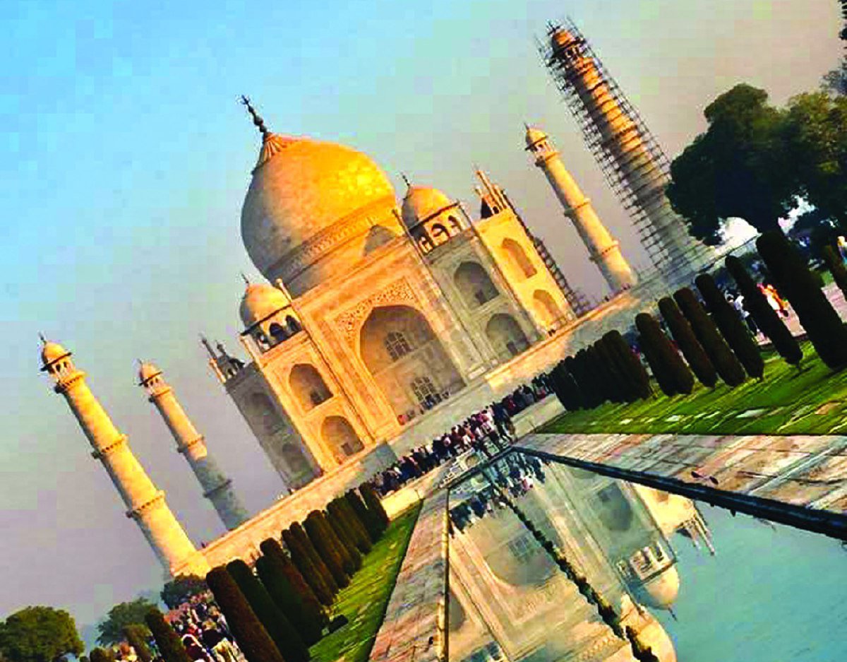 SAUJANA indah pamandangan di Taj Mahal.