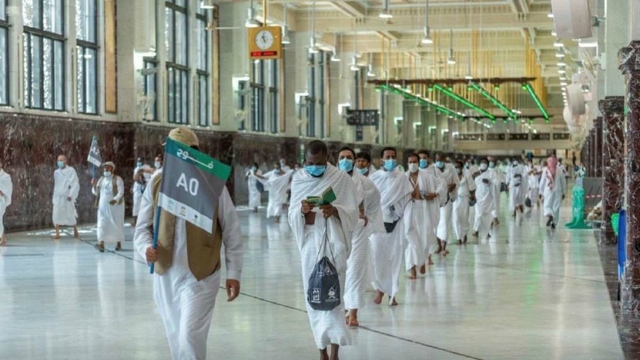 JEMAAH melakukan Tawaf Qudum (Selamat Datang) di Makkah. FOTO Agensi
