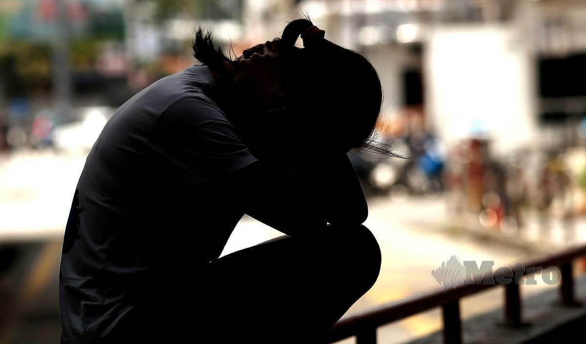 TIGA daripada 10 rakyat Malaysia mengalami masalah kesihatan mental. FOTO Arkib NSTP