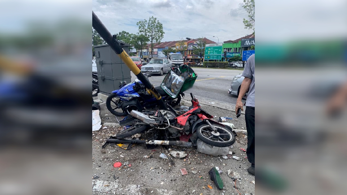 GAMBAR tular kemalangan maut membabitkan lima kenderaan di Persimpangan Lampu Isyarat, Jalan Meru/Jalan Haji Sirat. FOTO Ihsan Pembaca