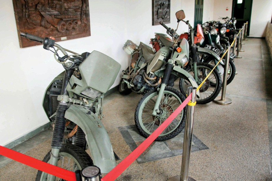 Motosikal termasuk Scrambler yang pernah digunakan oleh Tentera Darat Malaysia.