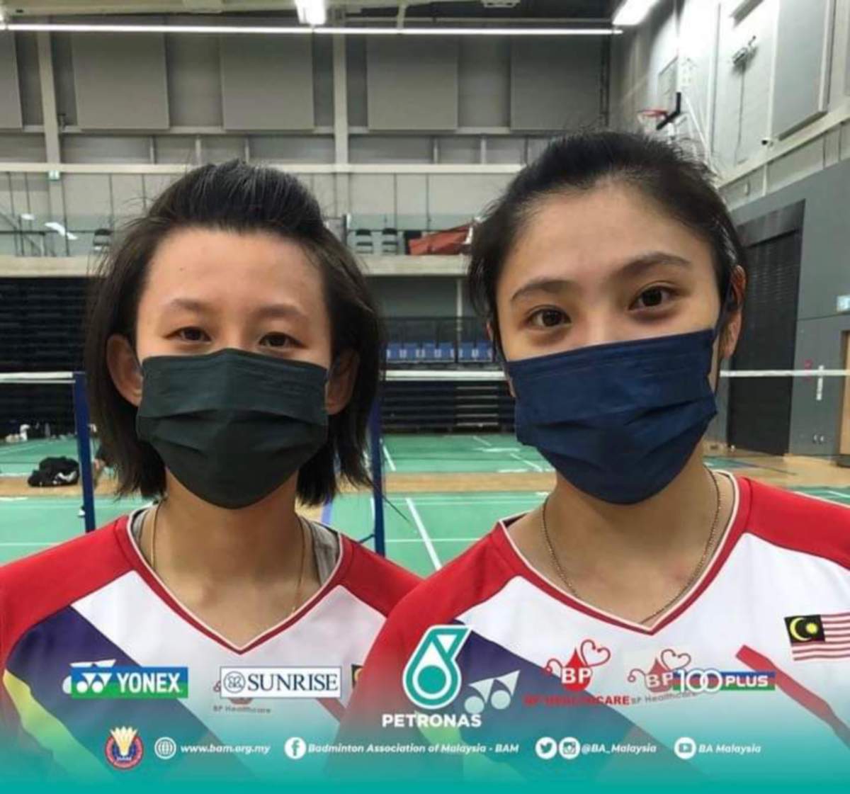 ANNA (kiri) dan Mei Xing lakar kejutan di pusingan pertama Terbuka Switzerland. FOTO Ihsan Persatuan Badminton Malaysia