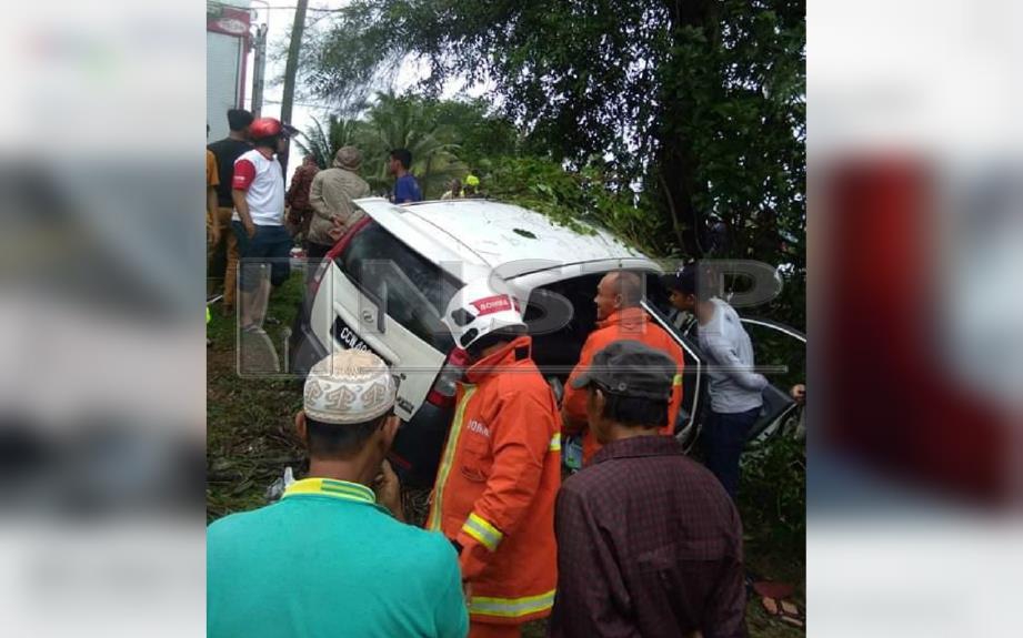 Mohamad Nazilman maut selepas kereta Perodua Viva dipandunya terbabas. FOTO Ihsan Pembaca