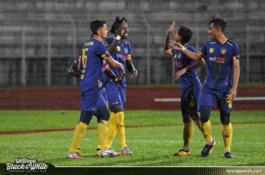 BARISAN pemain TFC II meraikan kejayaan menewaskan Sarawak United minggu lalu. FOTO Ihsan TFC II 
