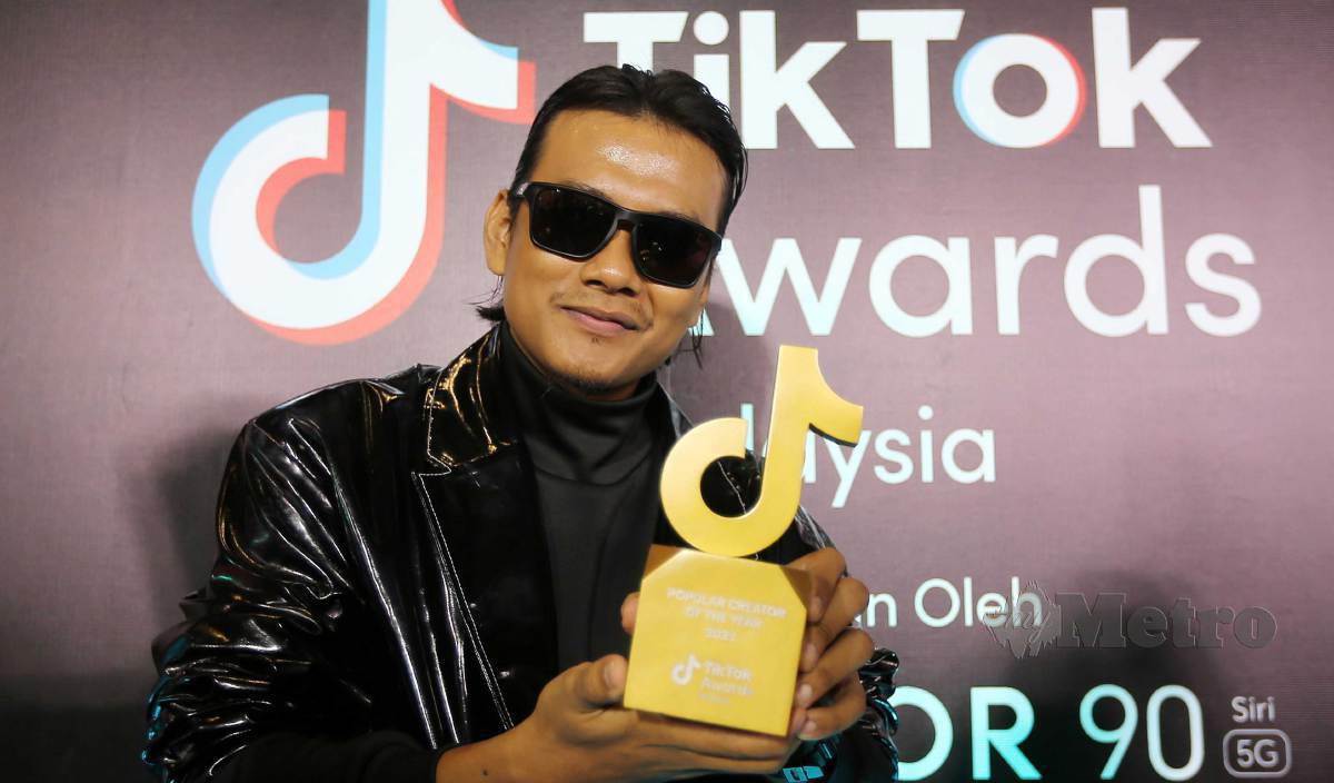 RYAN Bakery menang kategori Popular Creator of the Year di TikTok Awards Malaysia 2023. FOTO Saifullizan Tamadi