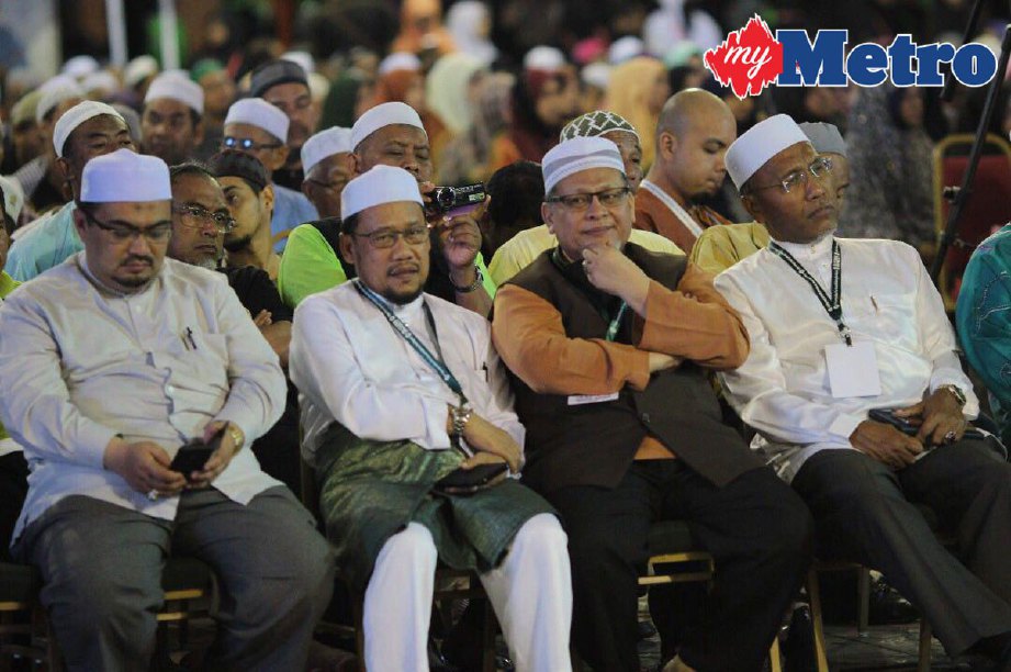 Timbalan Menteri Besar Kelantan, Datuk Mohd Amar Nik Abdullah (dua dari kanan) merasmikan pra Ijtima Antarabangsa Perpaduan Ummah ke-4 (Rantau Asia) di Stadium Sultan Muhammad IV, Kota Bharu. FOTO  Nik Abdullah Nik Omar