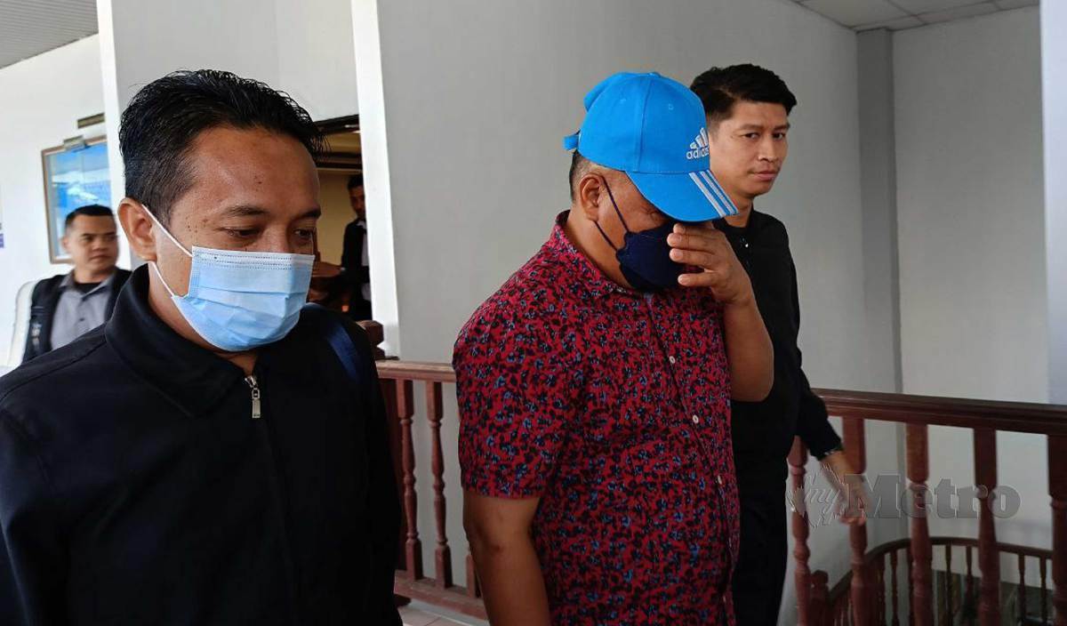 NORSHAM didenda RM56,000 selepas mengaku bersalah atas 20 pertuduhan pilihan terima suapan bantu syarikat lori yang melakukan kesalahan daripada dikenakan tindakan undang-undang oleh JPJ. FOTO Meor Riduwan Meor Ahmad