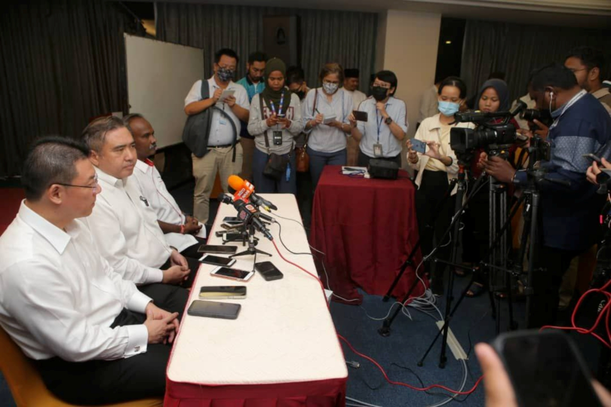ANTHONY Loke mengadakan sidang media selepas Majlis Pengumuman Calon PH - DAP Perak di Hotel  Kinta Riverfront Ipoh. FOTO L Manimaran