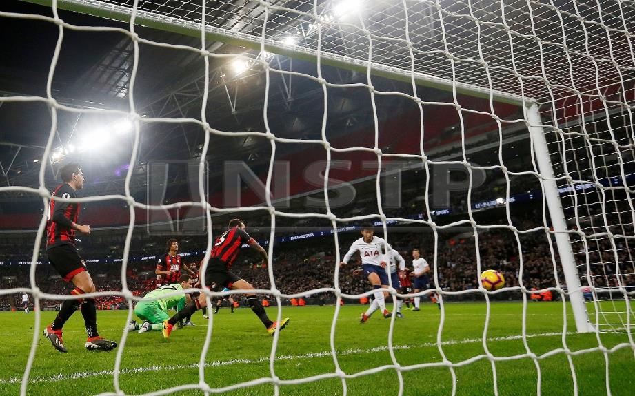 SPURS menjaringkan gol kelima. FOTO/AFP 