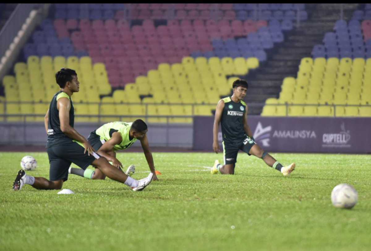 PEMAIN Melaka fokus berdepan Terengganu. FOTO Melaka United