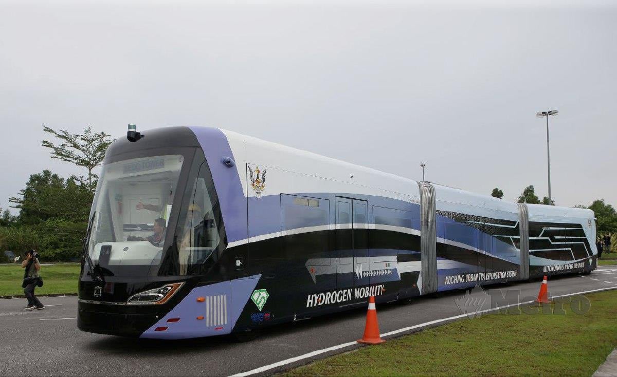 UJIAN pemanduan prototaip Autonomous Rapid Transit (ART) untuk projek Sistem Pengangkutan Bandar Kuching (KUTS) di Kuching Isthmu. FOTO Nadim Bokhari