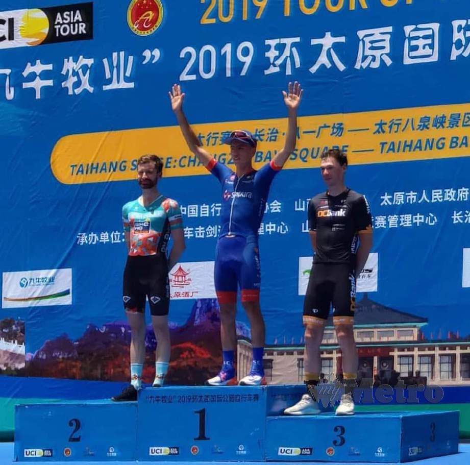 Raileanu (tengah) ungguli peringkat keempat di China. FOTO Ihsan TSC.
