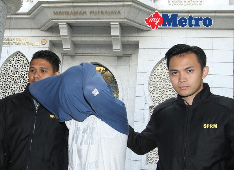 Ahli perniagaan bergelar Tan Sri yang terbabit dalam cubaan merasuah Sultan Johor dibebaskan daripada tahanan reman hari ini dengan jaminan SPRM. FOTO Ahmad Irham Mohd Noor