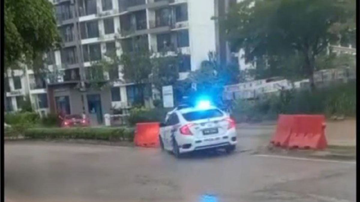TANGKAP layar video tular kejadian polis mengejar kereta suspek.