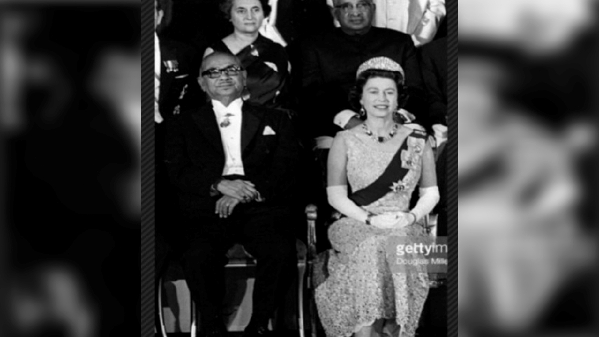 GAMBAR yang dirakam ketika Ratu Elizabeth II dan Tunku Abdul Rahman menghadiri  Persidangan Perdana Menteri Komanwel di London.