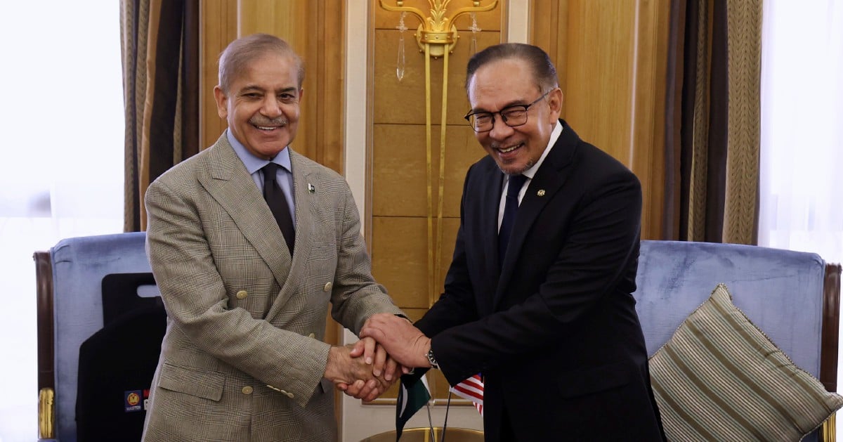 Anwar bertemu PM Pakistan dan Menteri Luar Turkiye
