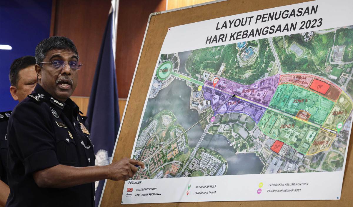 ALLAUDEEN pada sidang media mengenai penutupan 22 jalan sekitar Putrajaya sempena Sambutan Hari Kebangsaan ke-66 di Dataran Putrajaya, 31 Ogos ini. FOTO BERNAMA