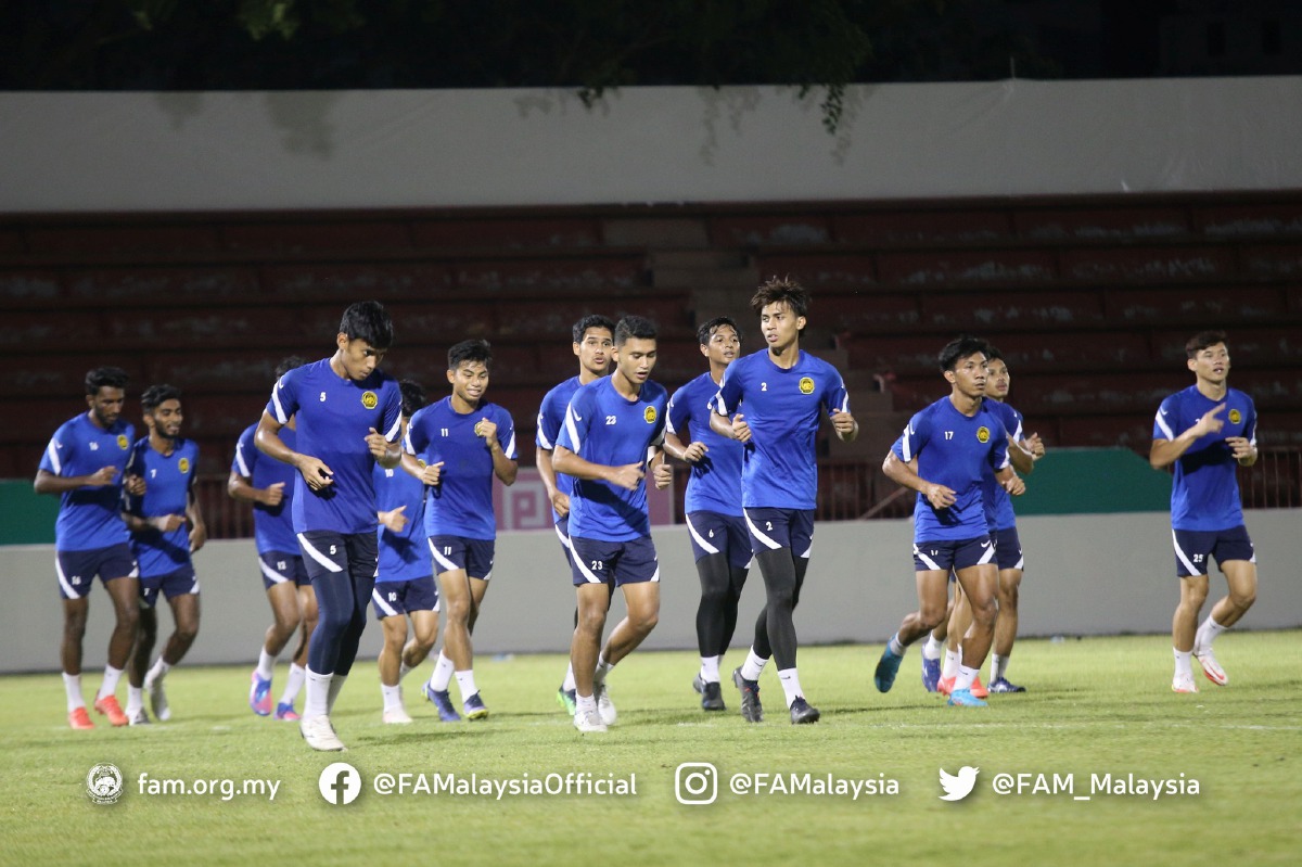 Pasukan kebangsaan bola pasukan bola kebangsaan lwn sepak sepak laos kemboja Sembilan lagi