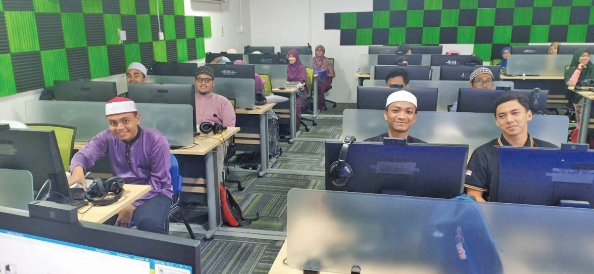 BELAJAR dan menghafal al-Quran menjadi lebih mudah melalui pembelajaran dalam talian 