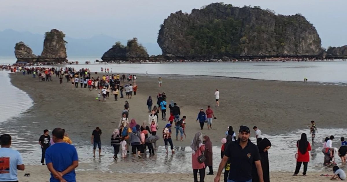 Laut Terbelah Di Langkawi Gamit Pengunjung [metrotv] Harian Metro