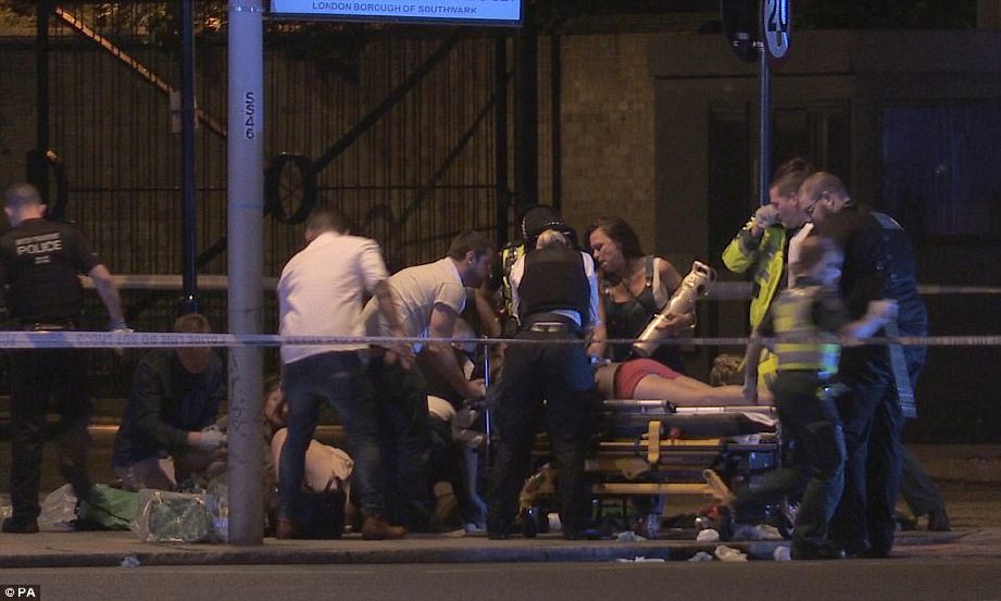 Sekurang-kurangnya 20 orang yang cedera dilanggar dan ditikam dikejarkan ke enam hospital. - Foto Daily Mail