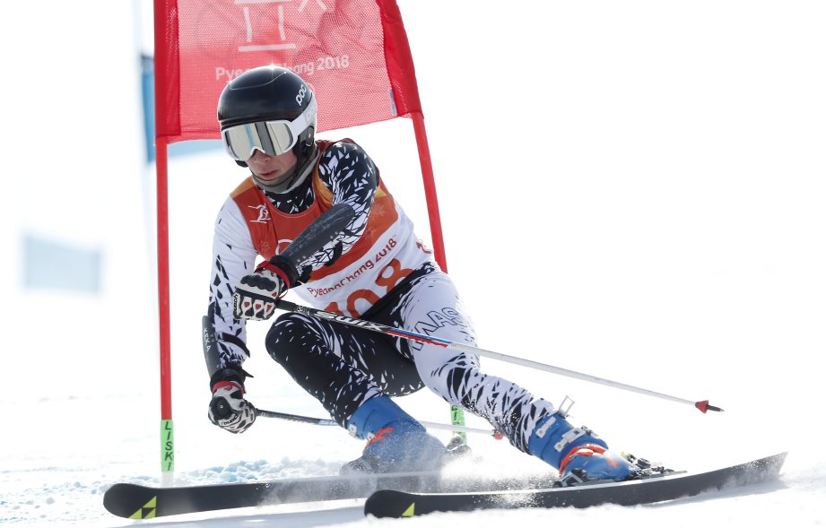 JEFFREY Webb ketika beraksi dalam acara 'giant slalom' i Sukan Olimpik Musim Sejuk Pyeongchang 2018, hari ini. - Foto EPA