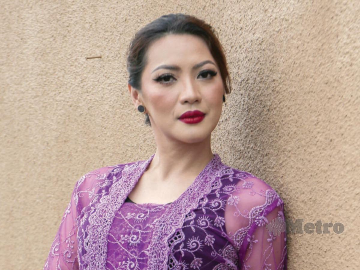 LINDA pegang watak Siti Udaya dalam teater muzikal Lantai T Pinkie.