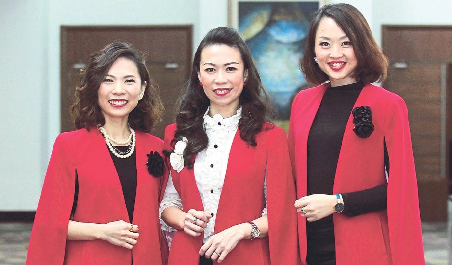 WENDY (tengah) bersama perunding imej bertauliah BII, Michelle Tan (kiri) dan Tiffany Fong.
