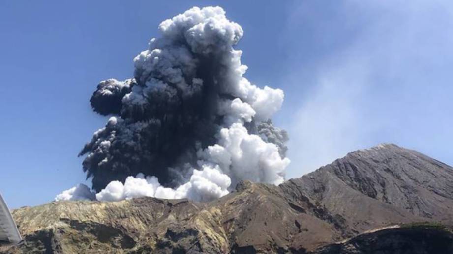 LETUSAN gunung berapi di White Island. FOTO AP