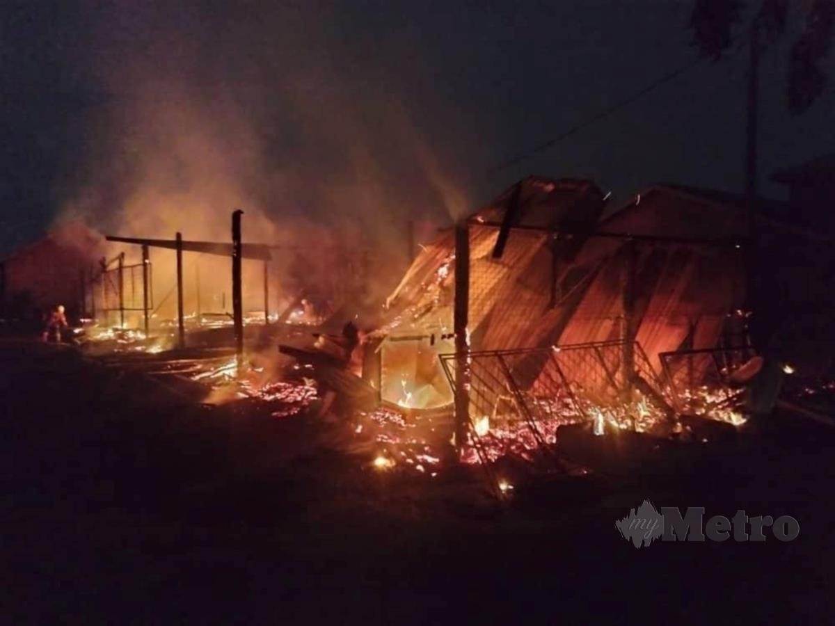Bangunan bilik darjah SK Abaka Tawau yang musnah dalam kebakaran tengah malam tadi. FOTO Ihsan Bomba.