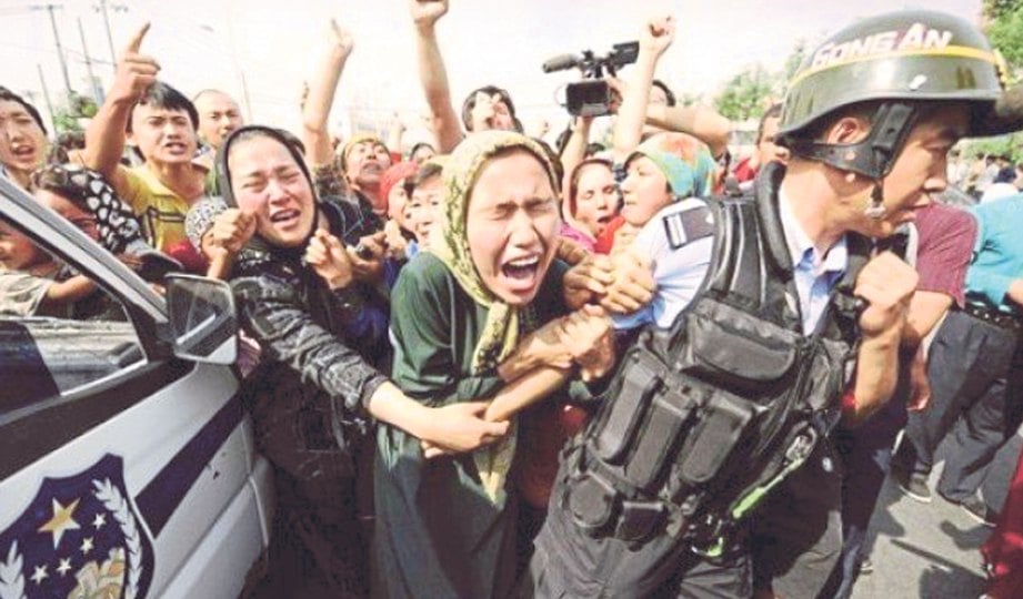 ETNIK Uighur sudah lama menjadi mangsa penindasan kerajaan komunis China. 