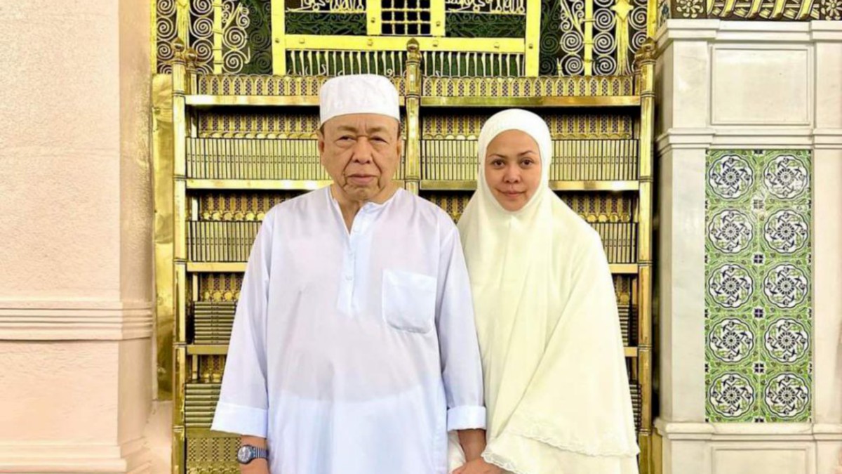 SULTAN Sharafuddin bersama Tengku Permaisuri Norashikin kini sedang mengerjakan ibadah haji. FOTO ihsan Selangor Royal Office