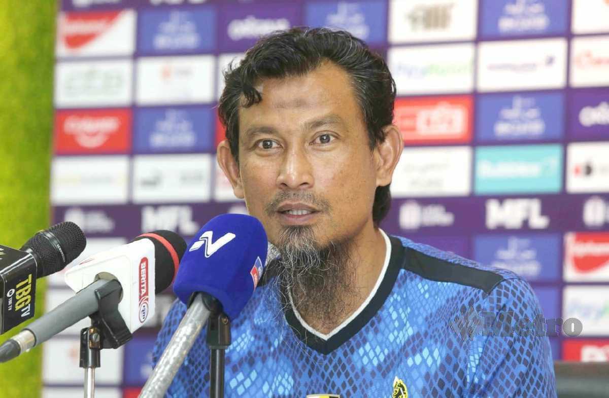 Yusri Che Lah mahu pemain bangkit semula memperbaiki keputusan selepas tewas 0-3 kepada KDA FC. -FOTO Syaharim Abidin