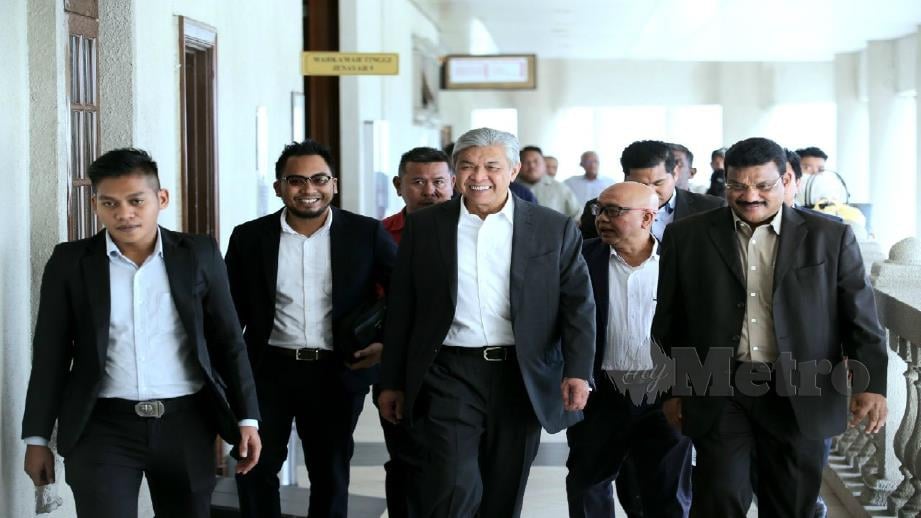 AHMAD Zahid Hamidi hadir di Mahkamah Tinggi Kuala Lumpur. FOTO EIZAIRI SHAMSUDIN