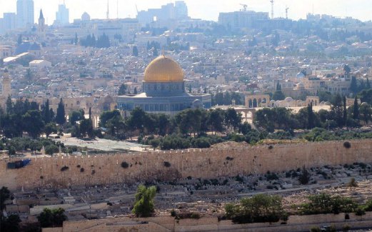 PERMANDANGAN Dome of the Rock dan Masjid al-Aqsa dari Bukit Zaitun yang turut menjadi kawasan perkuburan kaum Yahudi.