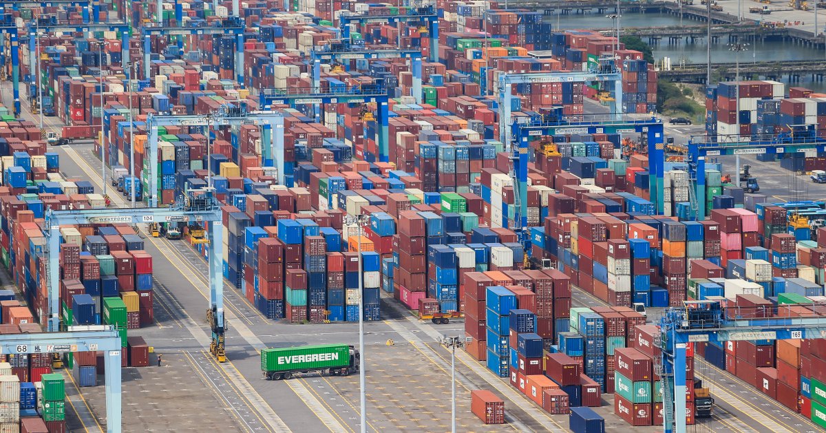 4,000 kontena kendalian syarikat perkapalan Israel terkandas di Pelabuhan Klang