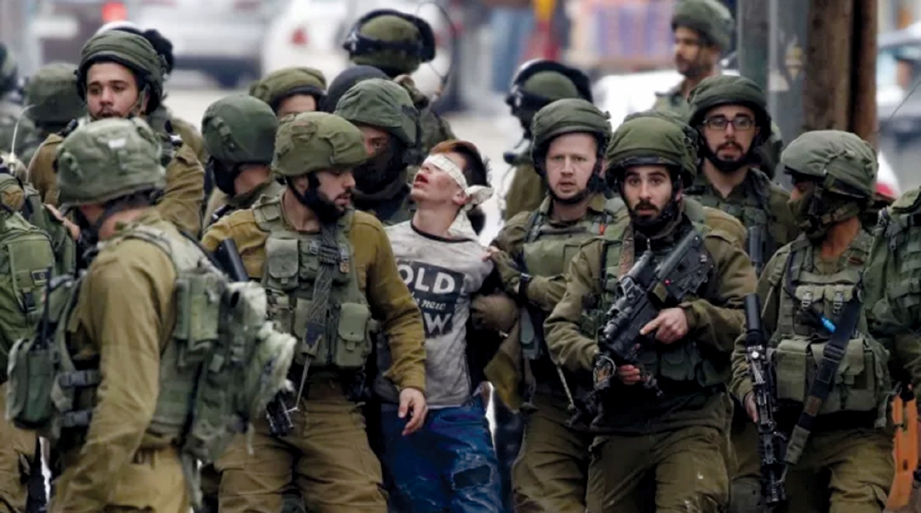 KANAK-kanak Palestin digari tangan, ditutup mata dan diseksa oleh tentera Israel di Pusat Tahanan.