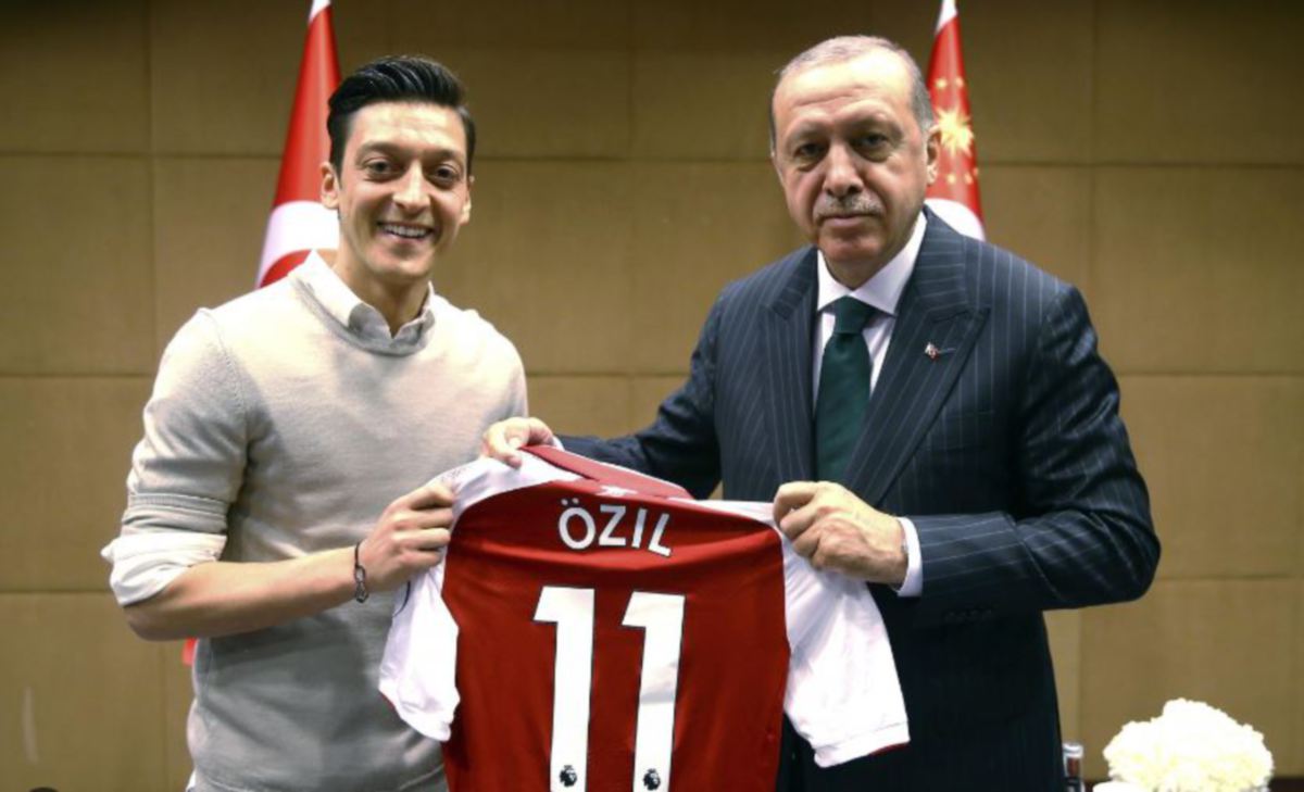OZIL mempunyai hubungan baik dengan Erdogan.