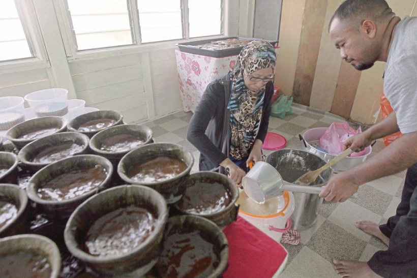 Kuih Bakul Daun Pisang - Contoh Pustaka